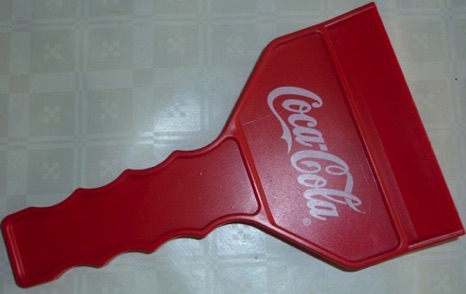 9122-5 € 3,00  coca cola ijskrabber